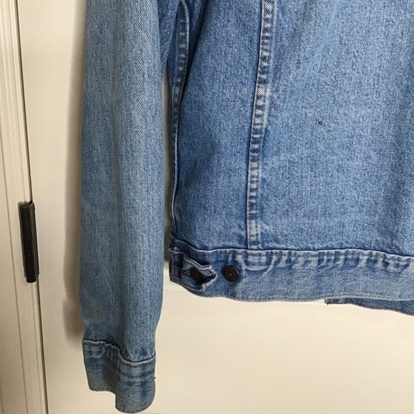 Vintage Levi’s Denim Jacket. - Picture 10 of 13